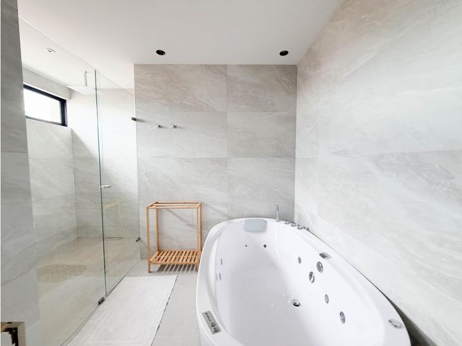 Apartamento de 4 alcobas en venta en Chicó Navarra, Bogotá, 321 m² · foto 13 de 22