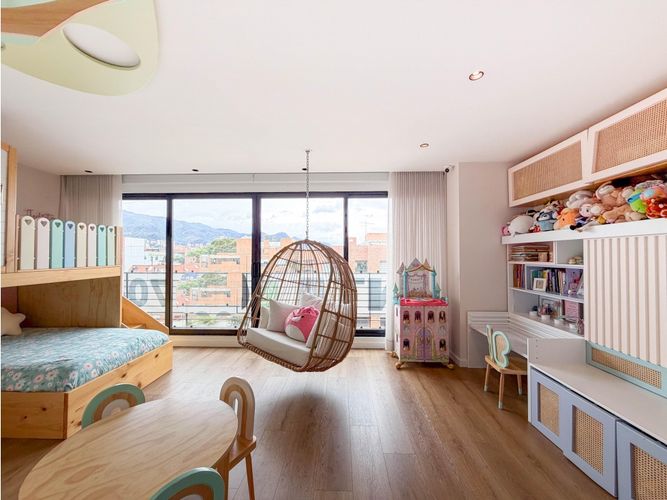 Apartamento de 4 alcobas en venta en Chicó Navarra, Bogotá, 321 m² · foto 17 de 22