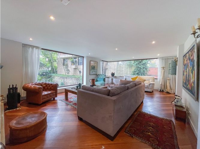 Apartamento de 3 alcobas en venta en El Refugio Ii, Bogotá, 340 m² · foto 2 de 21