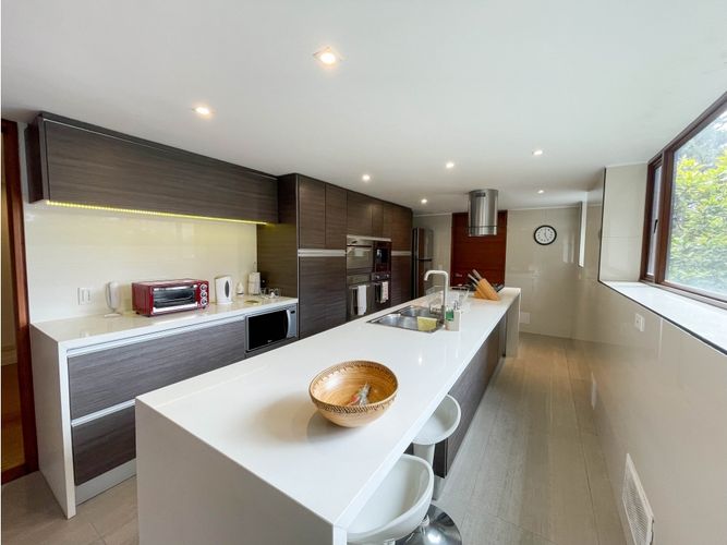Apartamento de 3 alcobas en venta en El Refugio Ii, Bogotá, 340 m² · foto 5 de 21