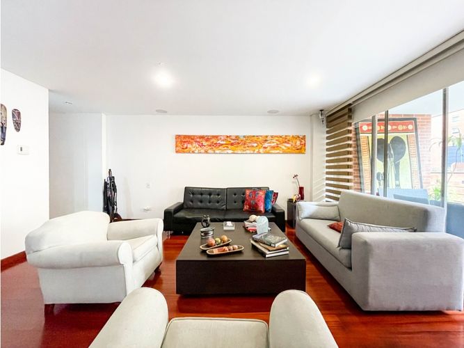 Apartamento de 3 alcobas en venta en Usaquen, Bogotá, 151 m² · foto 2 de 24