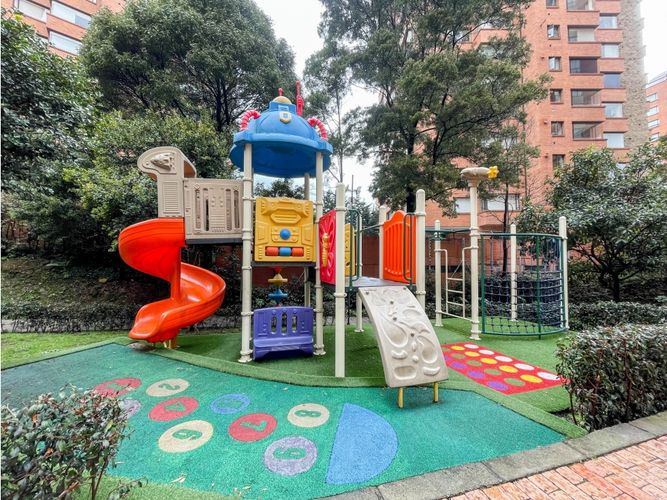 Apartamento de 3 alcobas en venta en Usaquen, Bogotá, 151 m² · foto 19 de 24