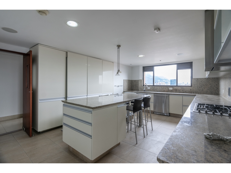 Apartamento en venta en Santa Barbara Alta, Bogotá · foto 5 de 24