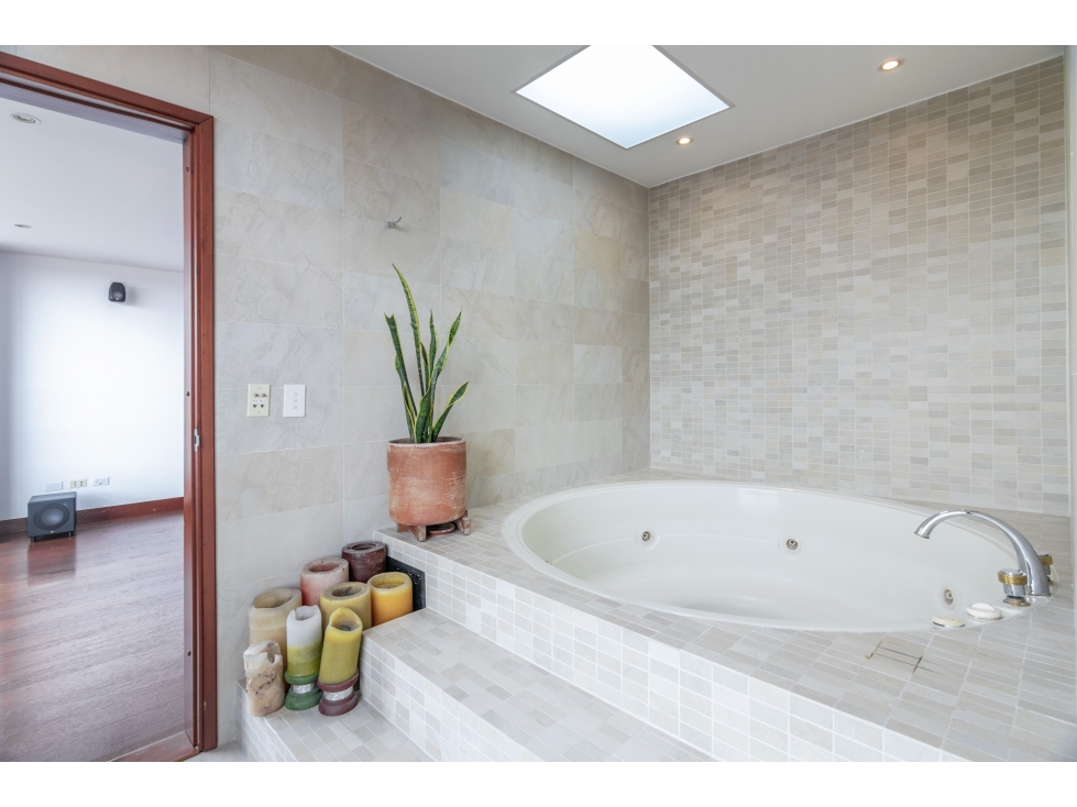 Apartamento en venta en Santa Barbara Alta, Bogotá · foto 16 de 24