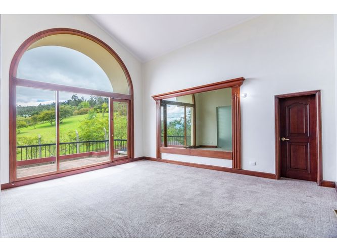 Casa de 5 alcobas en venta en Yerbabuena, Chía, 710 m² · foto 4 de 24