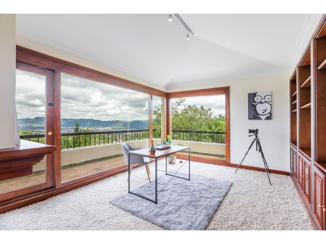 Casa de 5 alcobas en venta en Yerbabuena, Chía, 710 m² · foto 13 de 24