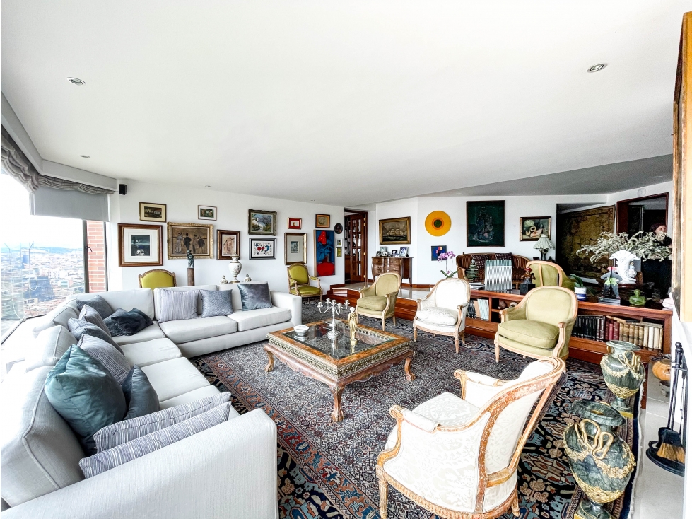 Apartamento en venta en Chicó Alto, Bogotá · foto 3 de 24