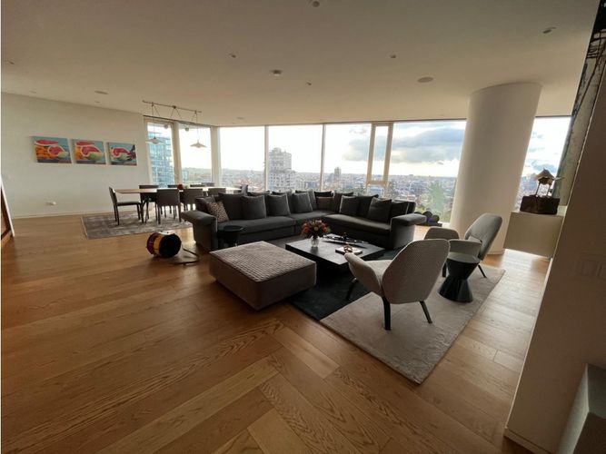 Apartamento de 3 alcobas en venta en Chico, Bogotá, 395 m² · foto 4 de 18