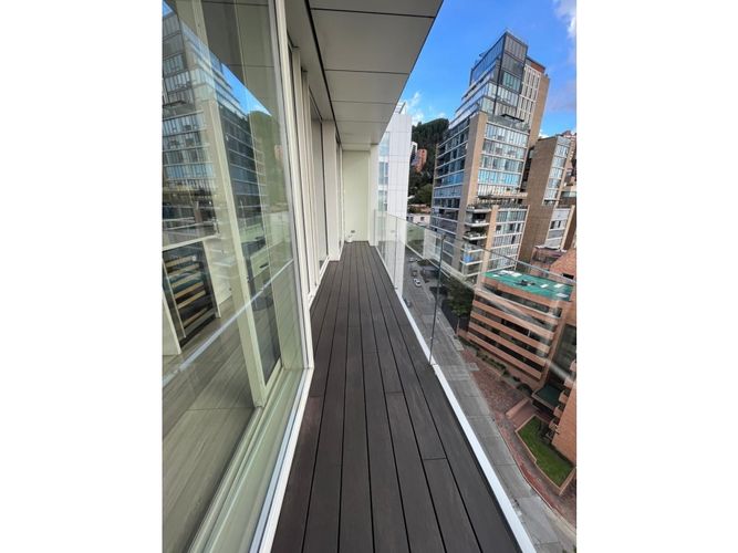 Apartamento de 3 alcobas en venta en Chico, Bogotá, 395 m² · foto 9 de 18