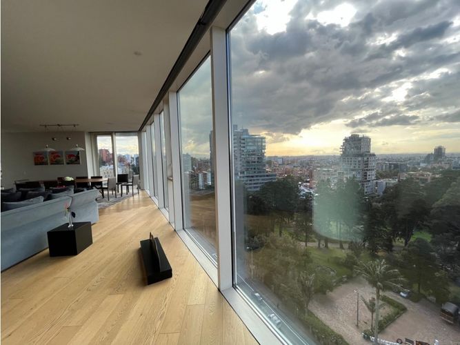 Apartamento de 3 alcobas en venta en Chico, Bogotá, 395 m² · foto 10 de 18