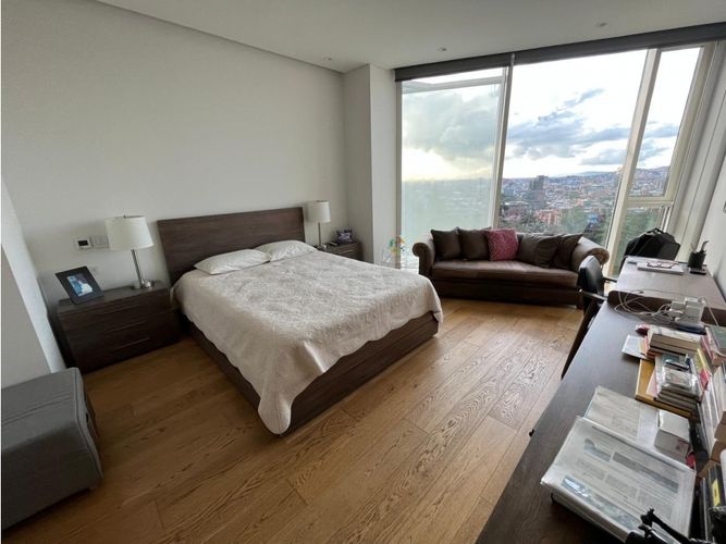 Apartamento de 3 alcobas en venta en Chico, Bogotá, 395 m² · foto 13 de 18