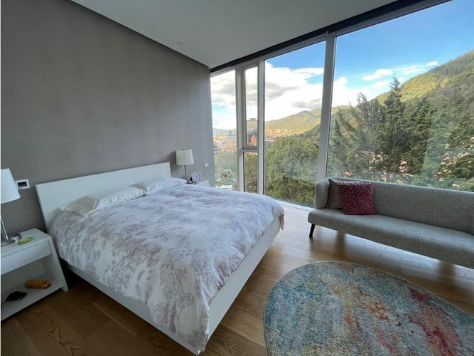 Apartamento de 3 alcobas en venta en Chico, Bogotá, 395 m² · foto 16 de 18
