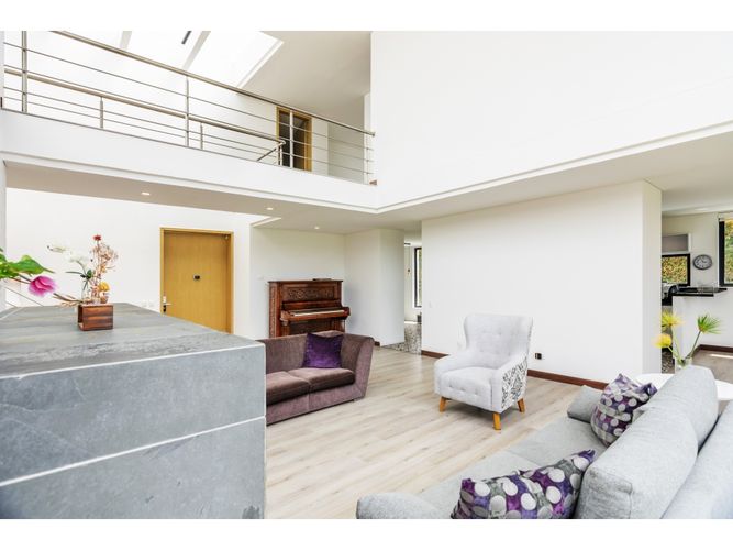 Apartaestudio en venta en Guaymaral, Bogotá, 400 m² · foto 3 de 24