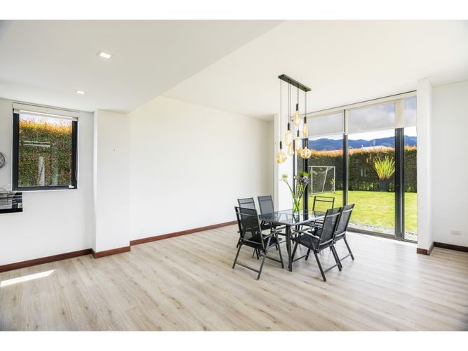Apartaestudio en venta en Guaymaral, Bogotá, 400 m² · foto 5 de 24