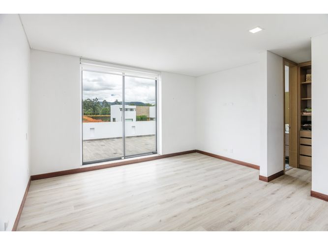 Apartaestudio en venta en Guaymaral, Bogotá, 400 m² · foto 8 de 24
