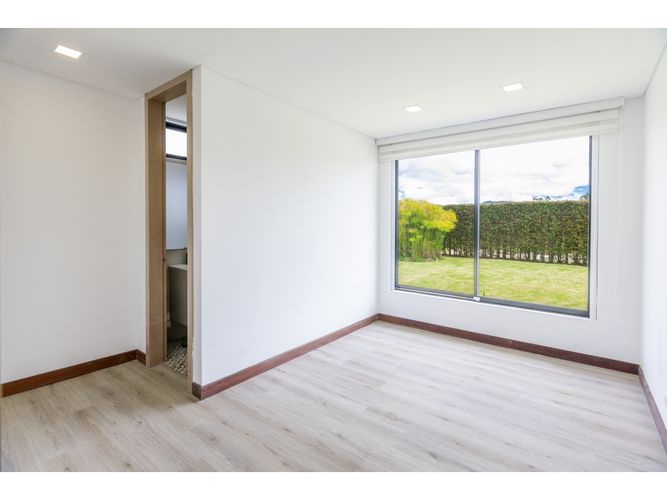 Apartaestudio en venta en Guaymaral, Bogotá, 400 m² · foto 10 de 24