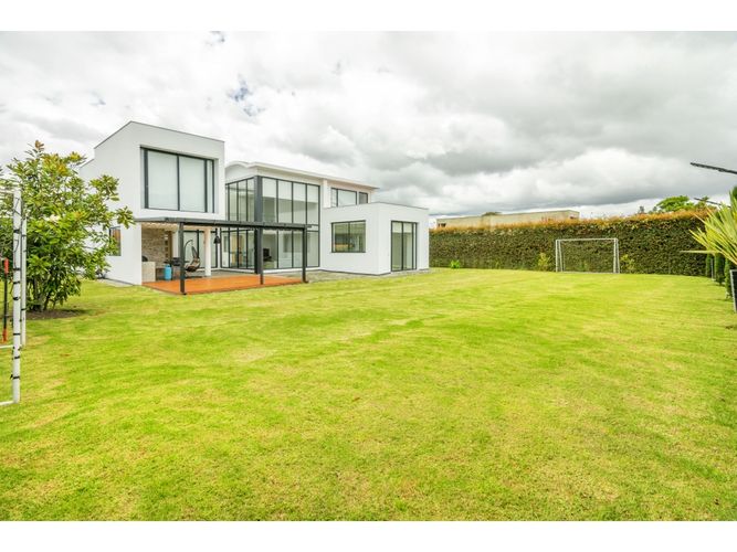 Apartaestudio en venta en Guaymaral, Bogotá, 400 m² · foto 23 de 24