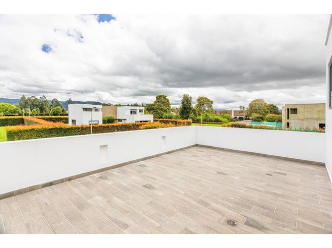 Apartaestudio en venta en Guaymaral, Bogotá, 400 m² · foto 24 de 24