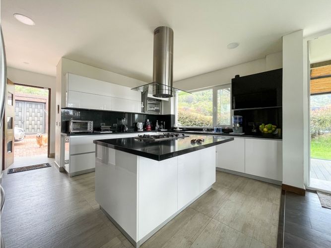 Casa de 4 alcobas en venta en Mercenario, Chía, 410 m² · foto 7 de 24