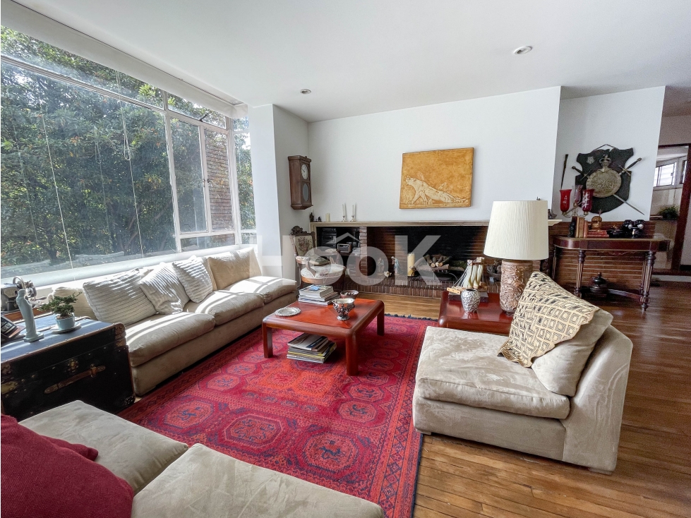 Casa en venta en Quinta Camacho, Bogotá · foto 2 de 17