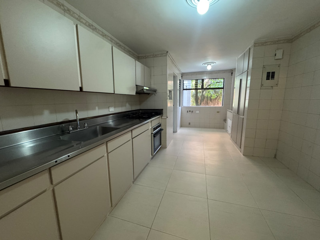 Apartamento en arriendo en Santa Maria De Los Angeles, Medellín · foto 3 de 16