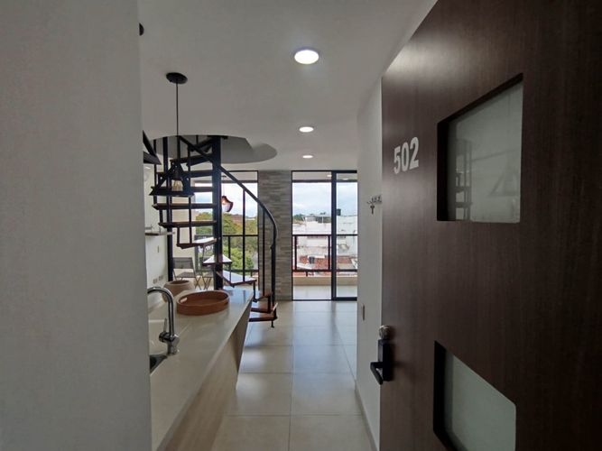 Apartamento de 1 alcoba en venta en San Fernando Viejo, Cali, 60 m² · foto 2 de 18