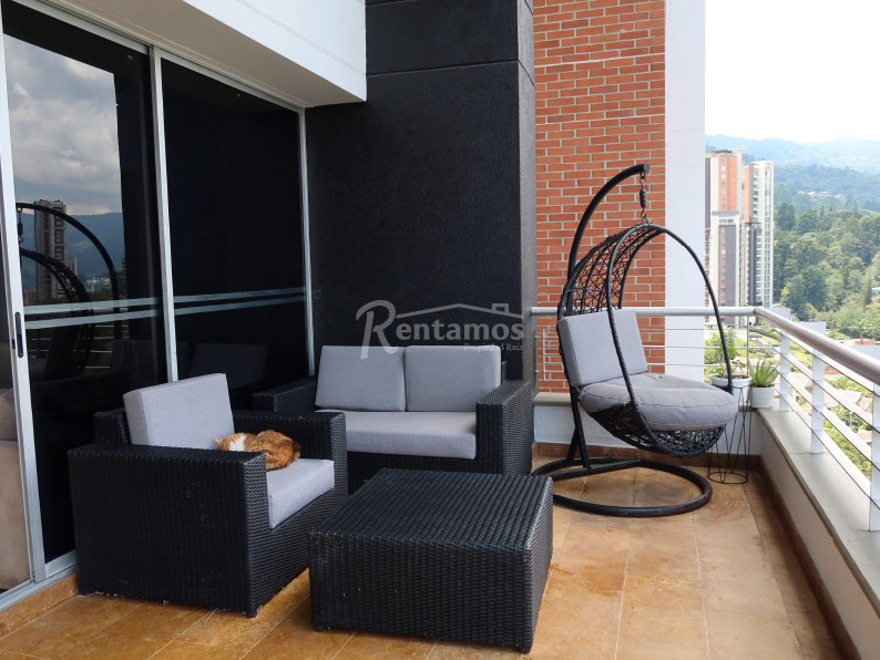 Apartamento en arriendo en El Poblado, Medellín · foto 2 de 22