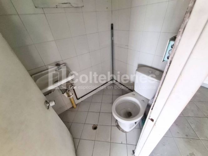 Local en arriendo en Colombia, Medellín, 35 m² · foto 8 de 10