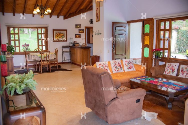 Casa de 4 alcobas en venta en Santa Ana, Rionegro, 200 m² · foto 2 de 16