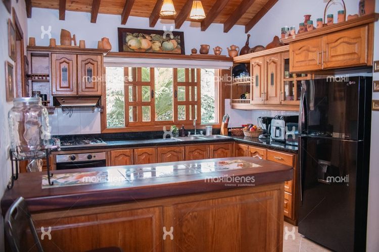 Casa de 4 alcobas en venta en Santa Ana, Rionegro, 200 m² · foto 3 de 16