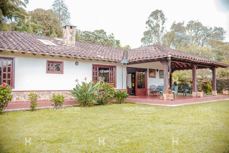 Casa de 4 alcobas en venta en Santa Ana, Rionegro, 200 m² · foto 13 de 16