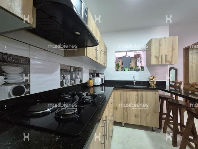 Casa de 3 alcobas en venta en La Ceja, 85 m² · foto 2 de 14
