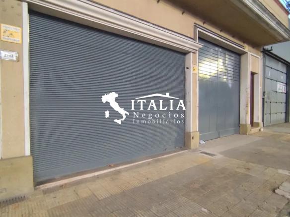 DEPOSITO / GALPON / LOCAL COMERCIAL ENTRADA CAMIONES 800 M2