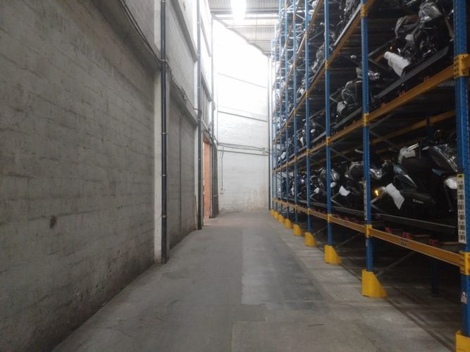 Bodega en venta en Los Naranjos, Itagüí, 3391 m² · foto 3 de 11