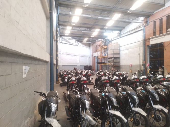 Bodega en venta en Los Naranjos, Itagüí, 3391 m² · foto 2 de 11