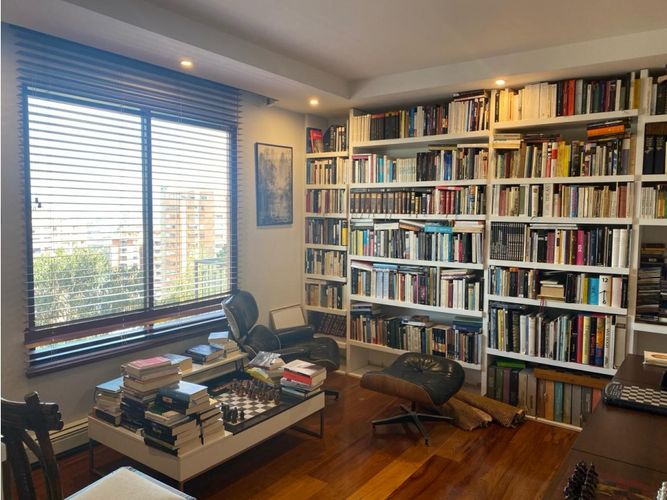 Apartamento de 3 alcobas en venta en Cerros De Los Alpes, Bogotá, 311 m² · foto 8 de 24