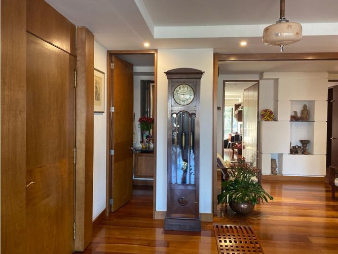 Apartamento de 3 alcobas en venta en Cerros De Los Alpes, Bogotá, 311 m² · foto 12 de 24