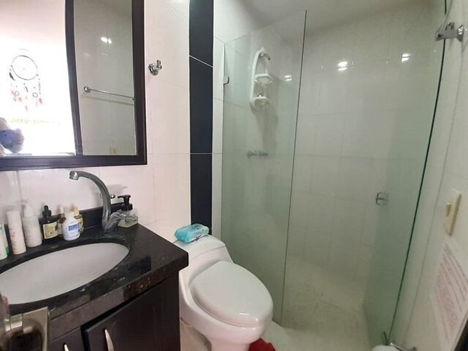 Casa de 4 alcobas en venta en Cr. Los Arroyuelos, Ibagué, 210 m² · foto 4 de 20