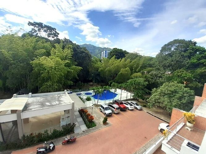 Casa de 4 alcobas en venta en Cr. Los Arroyuelos, Ibagué, 210 m² · foto 15 de 20