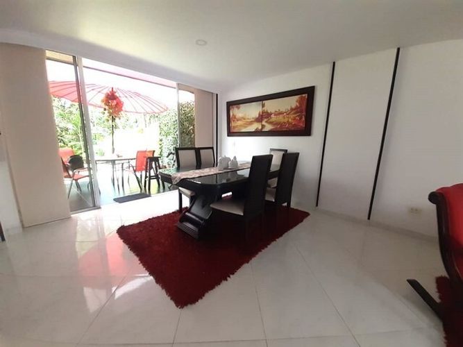 Casa de 4 alcobas en venta en Cr. Los Arroyuelos, Ibagué, 210 m² · foto 19 de 20