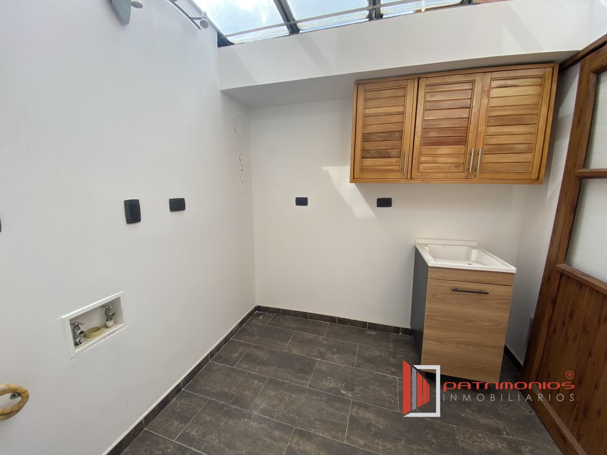 Casa en venta en Colina Campestre, Bogotá · foto 9 de 24