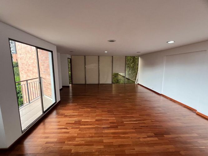 Oficina en arriendo en El Poblado, Medellín, 62 m² · foto 2 de 18