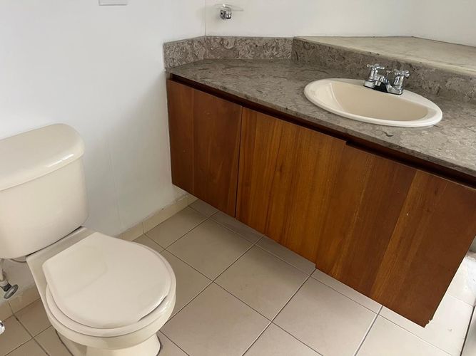 Oficina en arriendo en El Poblado, Medellín, 62 m² · foto 8 de 18