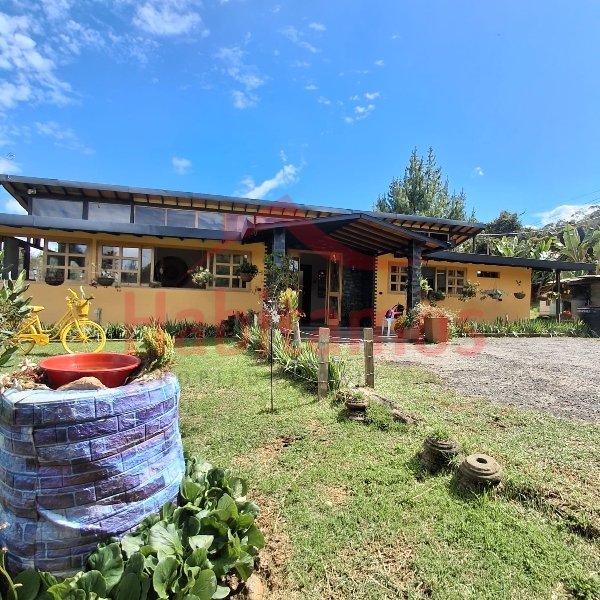 Casa en Venta en Santa Elena, Medellín