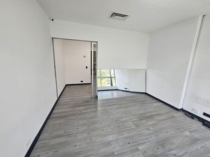 Oficina en arriendo en El Poblado, Medellín, 30 m² · foto 4 de 8
