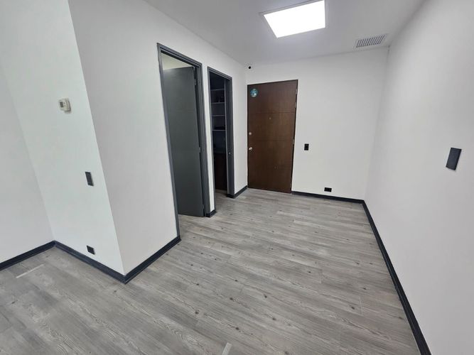 Oficina en arriendo en El Poblado, Medellín, 30 m² · foto 6 de 8