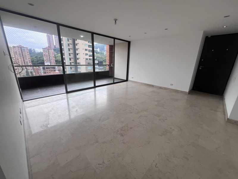 Apartamento en arriendo en La Linde, Medellín · foto 3 de 23