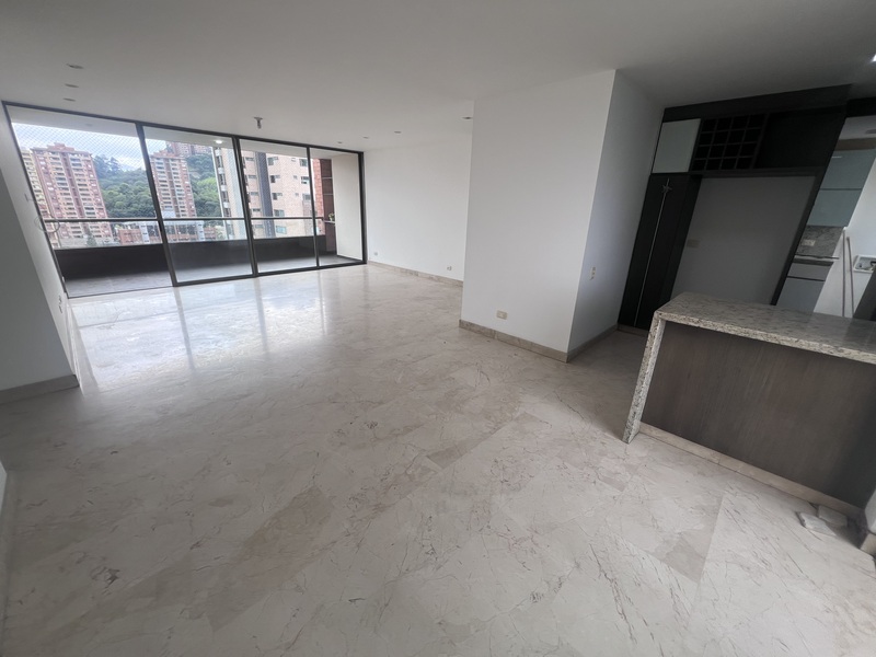 Apartamento en arriendo en La Linde, Medellín · foto 4 de 23