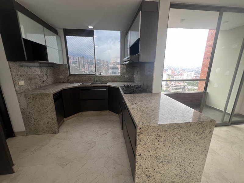 Apartamento en arriendo en La Linde, Medellín · foto 5 de 23