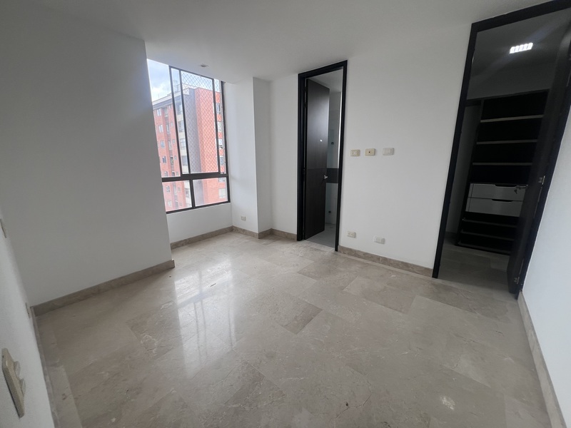 Apartamento en arriendo en La Linde, Medellín · foto 8 de 23